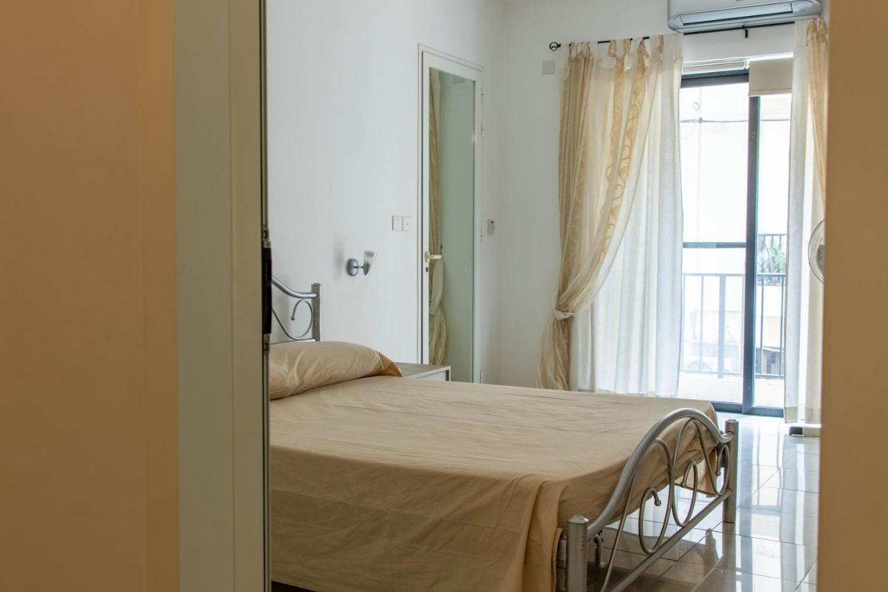 Spacious 3-Bedroom Apartment 30 Seconds From Sea Marsaskala Exterior photo
