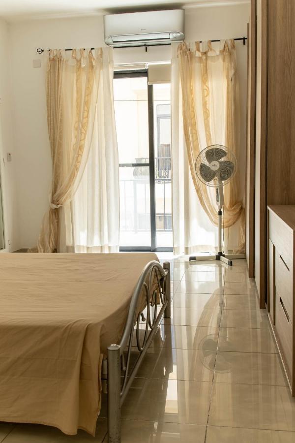 Spacious 3-Bedroom Apartment 30 Seconds From Sea Marsaskala Exterior photo
